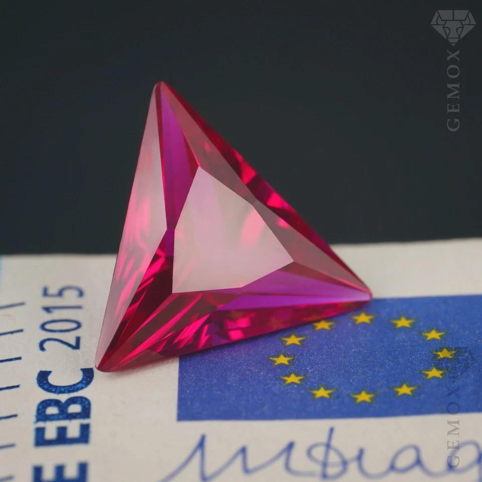 Ruby Acute Triangle Cut Loose Gemstone Real Corundum LabGrown pyramidal Stone EU - Image 3 of 4