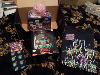 NECA Loot Crate TMNT Armaggon Arcade FULL BOX - Size L Shirt