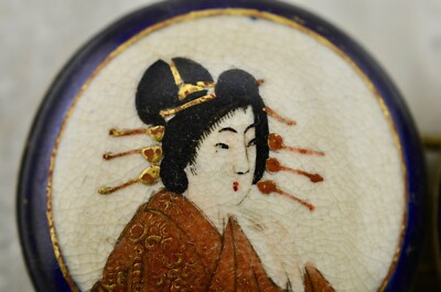 Antique Meiji-period Japanese Satsuma painted Geisha figural  display picture 1