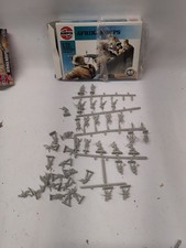 AIRFIX 1711 1/72nd Scale WW II German AFRIKA CORPS 42 Figures Partial Set