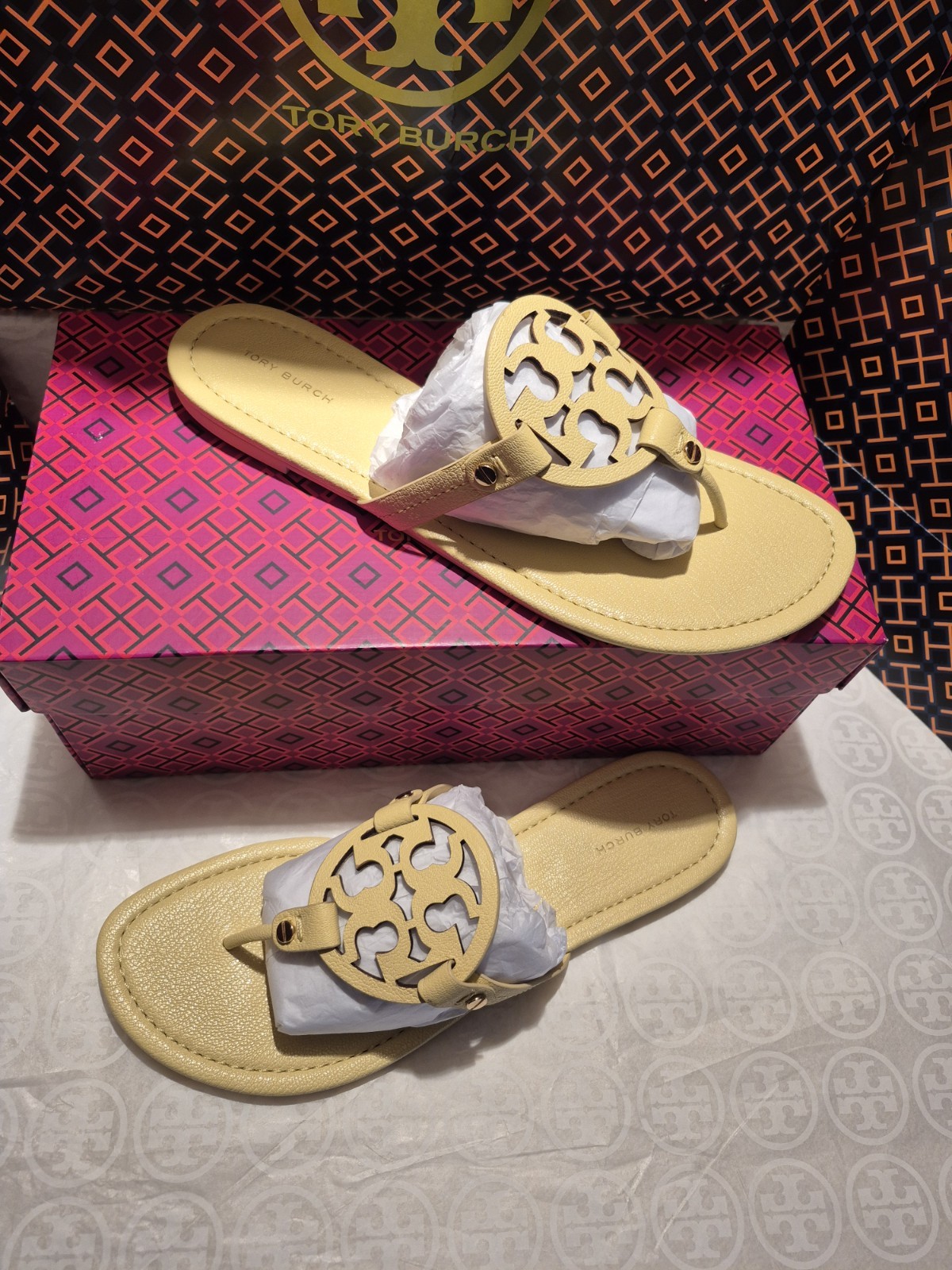 TORY BURCH MILLER SANDALS IN TUMBLED LEATHER;PALE BUTTER;SZ 9M;NIB;Ret: $298 thumbnail 6