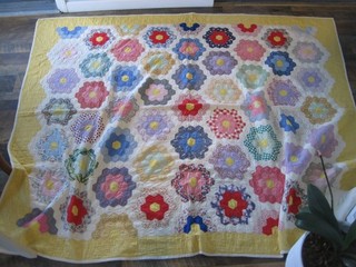 Vintage Antique Patchwork Quilt Blanket w/ Honeycomb Hexagon Pattern