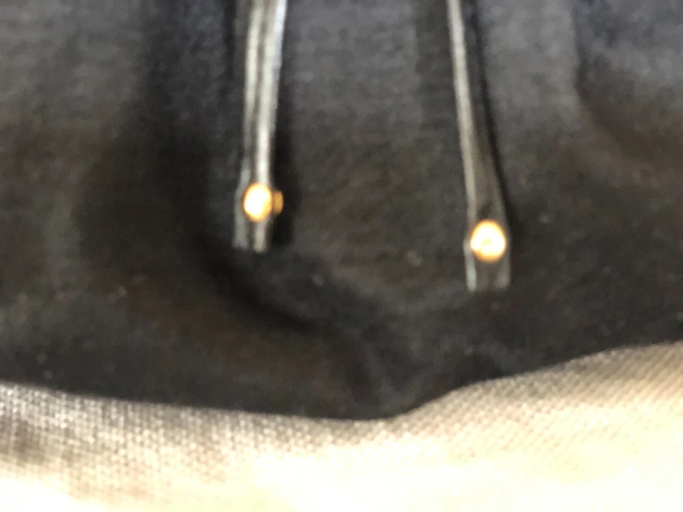 Yves Saint Laurent Perfumes Negro Bolso sin asas Cosméticos Accesorio Bolsa Maquillaje Bolsa Cremallera Foto 4 de 4