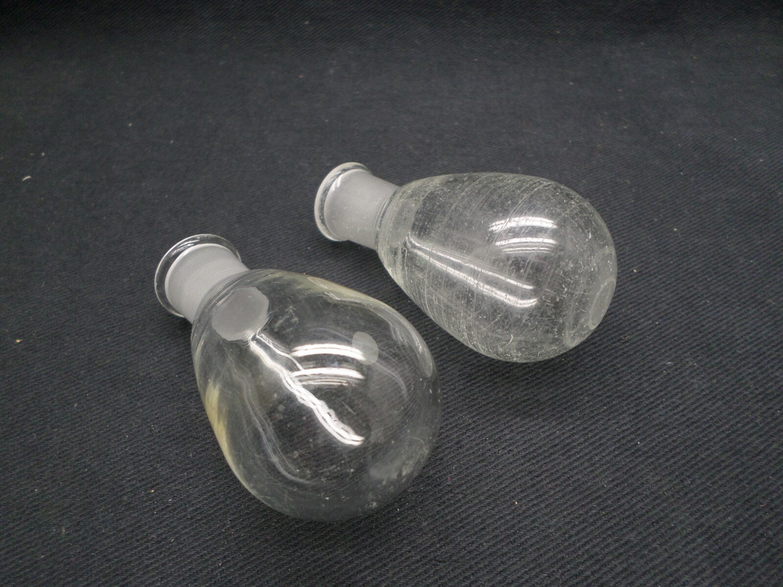 Lot De 2 Flacons à Fond Rond En Verre Lourd Chemglass 50ml - Joint 14/20, Occasion Bon état