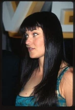 1997 LUCY LAWLESS Live Candid Original 35mm Slide Transparency XENA nb