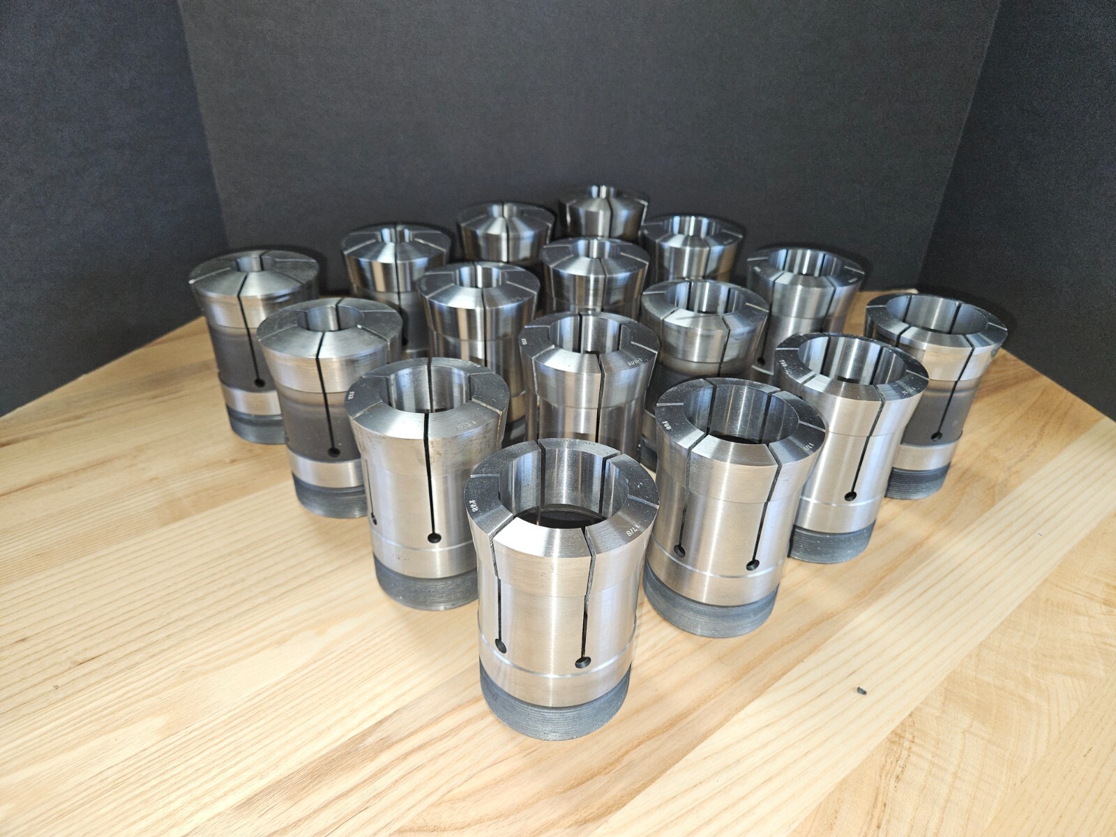 Hardinge 22J Round Collet in Good Condition 1" to 2" Pull Down Menu