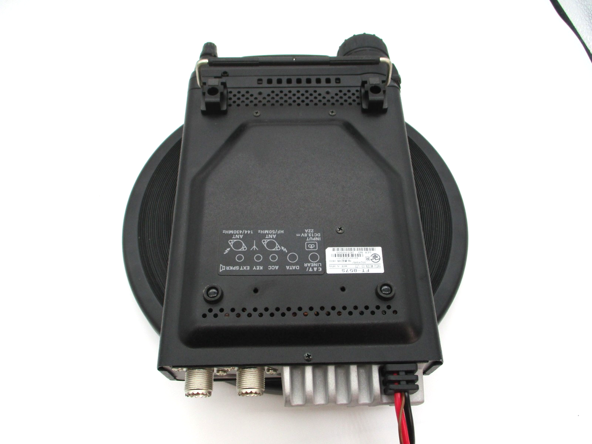 YAESU FT-857 DS HF/50/144/430MHz 20W/10W Transceiver Operation YAESU FT-857 DS HF/50/144/430MHz 20W/10W Transceiver Operation