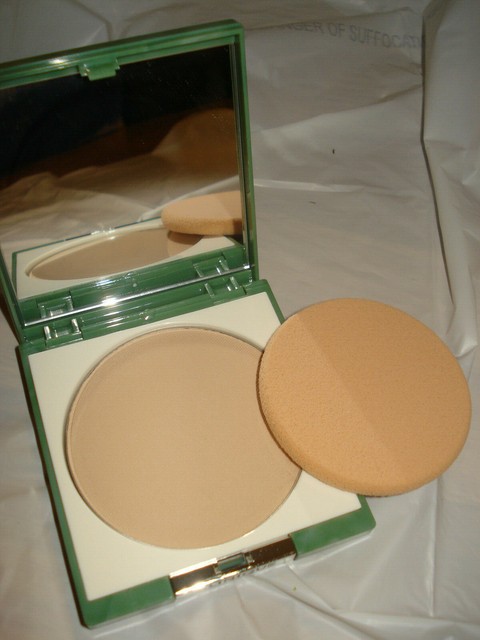 Clinique Stay Matte Sheer Pressed Powder 01 Stay Buff