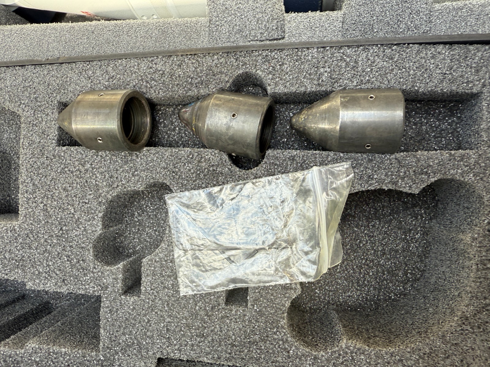 Leica LTD 840 Laser Tracker and Stand, Cables 576180