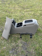 2003-2006 Gm Suv Center Floor Console Knee Panel Light Gray Suburban Tahoe Yukon 2003-2006 Gm Suv Center Floor Console Knee Panel Light Gray Suburban Tahoe Yukon