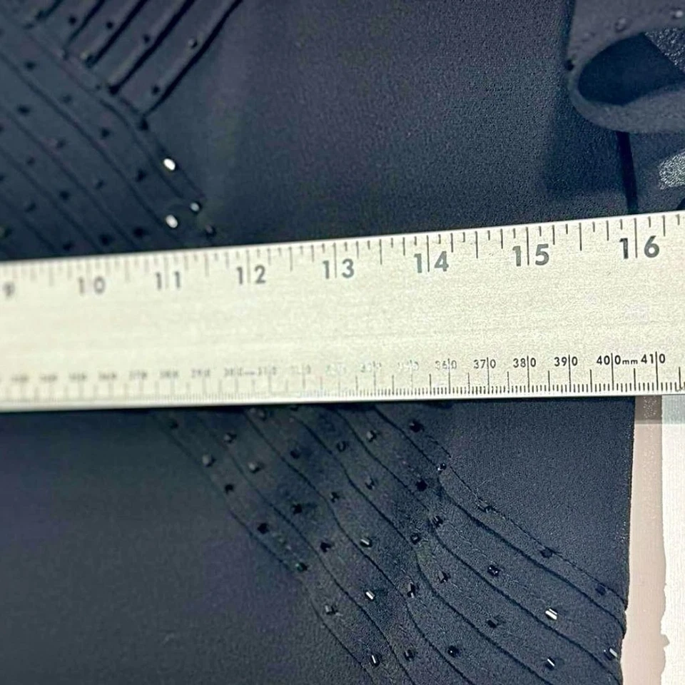 Vestido Sandra Darren 12 Negro Chifón Cuentas Cuello en V Pañuelo Dobladillo Formal Y2K Foto 4 de 4