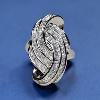 Nachlass Platin länglicher Baguette Diamant schwer gedrehtes Band Cocktail Ring