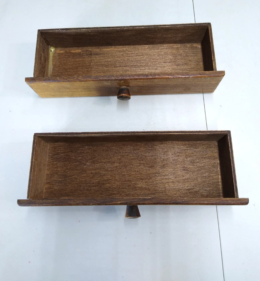 Armario de pared vintage para boticario de madera Holmar, 18 frascos, 2 cajones Foto 4 de 4