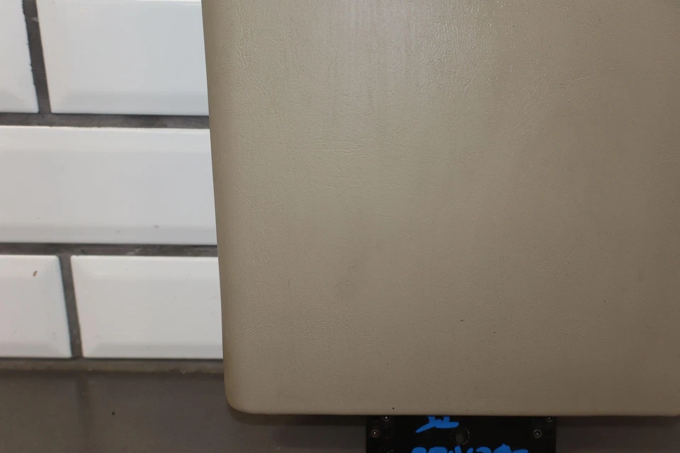 04-09 Cadillac XLR console de armazenamento traseiro cachoeira fabricante de equipamento original cubículo - Imagem 4 de 4