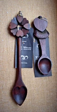 W.E. William Carved Welsh Love Spoons w/ Tags Hearts Celtic Folk Art Pair