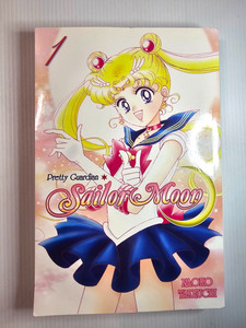 Sailor Moon 1 [ペーパーバック] 7145TLnNGVL._UF1000,1000_QL80_.jpg