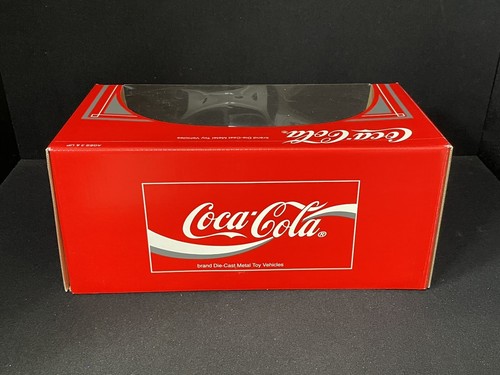 Solido 9511 Coca-Cola White/Red 1958 VW Coccinelle Beetle 1:18 Die-Cast Car - Picture 4 of 10