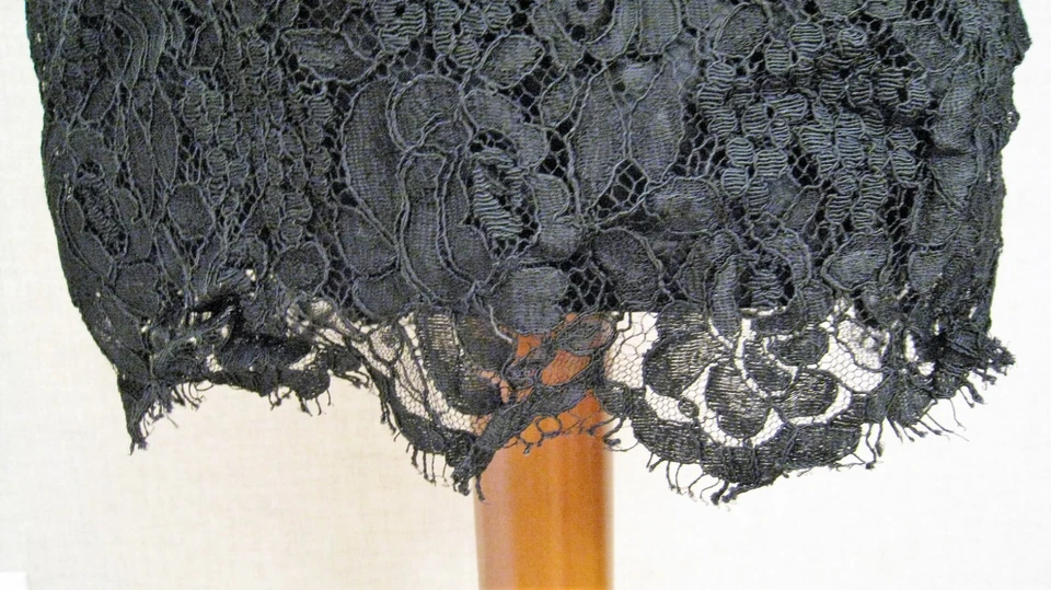 Christian Dior Size 6 Vintage Floral Lace Pencil Little Black Silk Shift Dress - Image 3 of 4