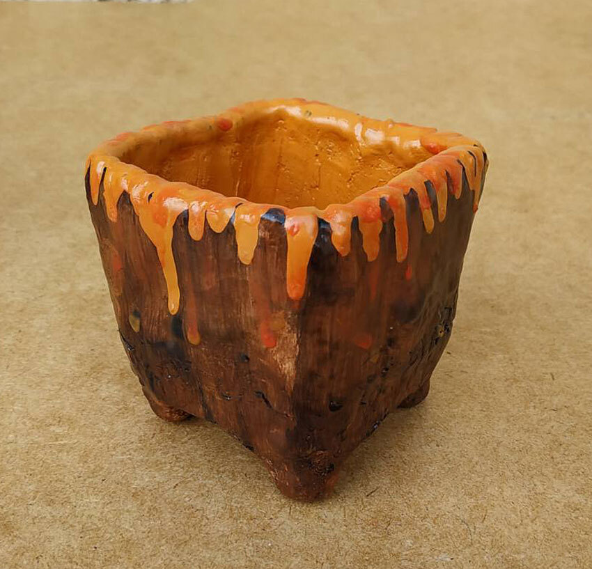 Cache-pot artisanal en céramique brune à pieds Flora 15cm pour salon