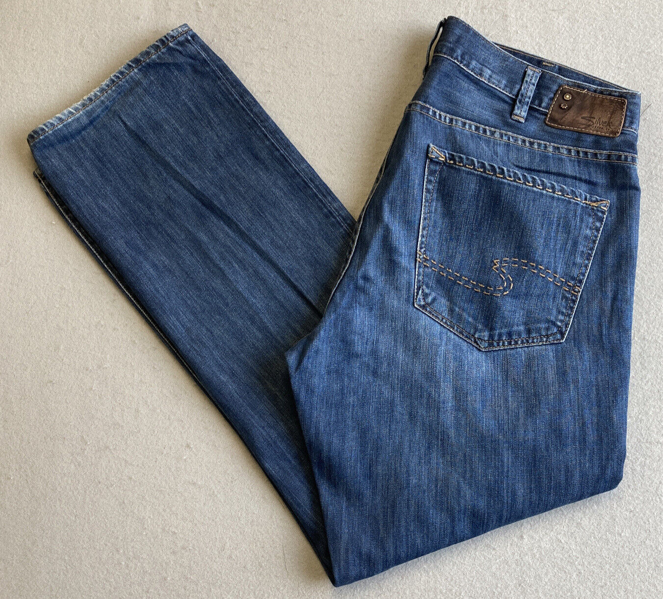 Silver mens jeans size 36x32 dark wash Nyan bootcut relaxed fit (Measures  38x31)