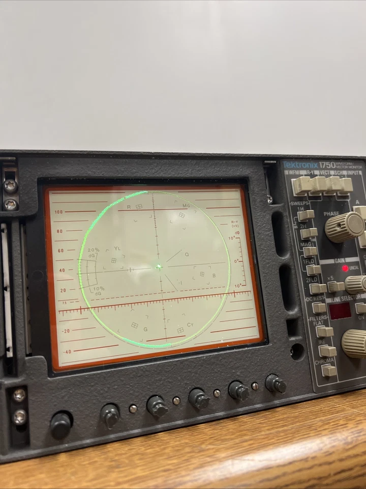 Leader LV5152DA Waveform Monitor and Tektronix 1750 Racked Unit (READ) - Image 3 of 4