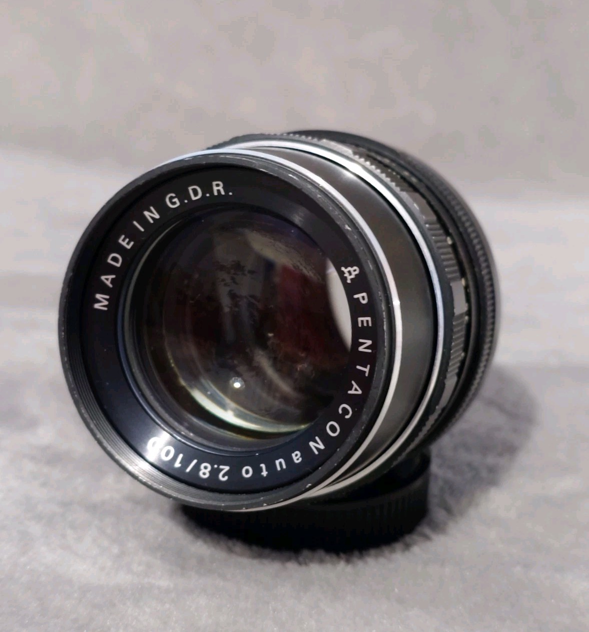 Pentacon Auto 100mm F2.8 Vintage Lens M42 Mount Excellent Condition With Caps