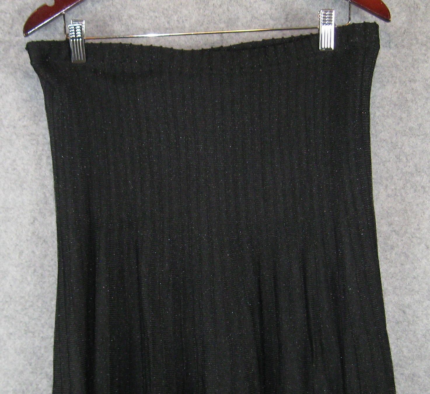 ST. JOHN Knit Caviar Shimmer Pleated Skirt Sz 14 Black image 2