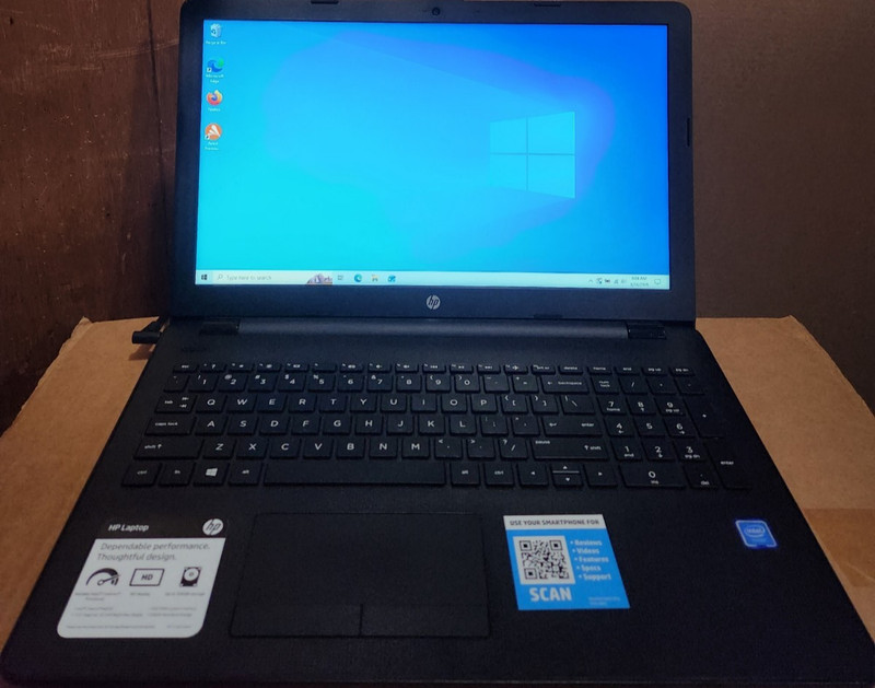 HP 15 bs212wm laptop notebook windows 10 with windows 11 upgrade showing