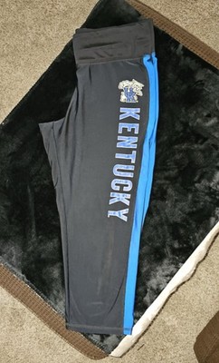 Women s Captivating Apparel UK Capri Leggings. Size XL, Black
