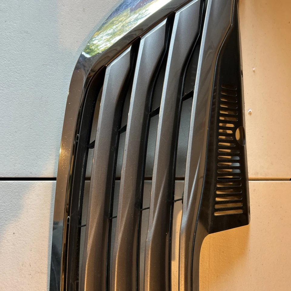 2011-2017 TOYOTA SIENNA FRONT UPPER RADIATOR GRILLE GRILL OEM  - Image 4 of 4