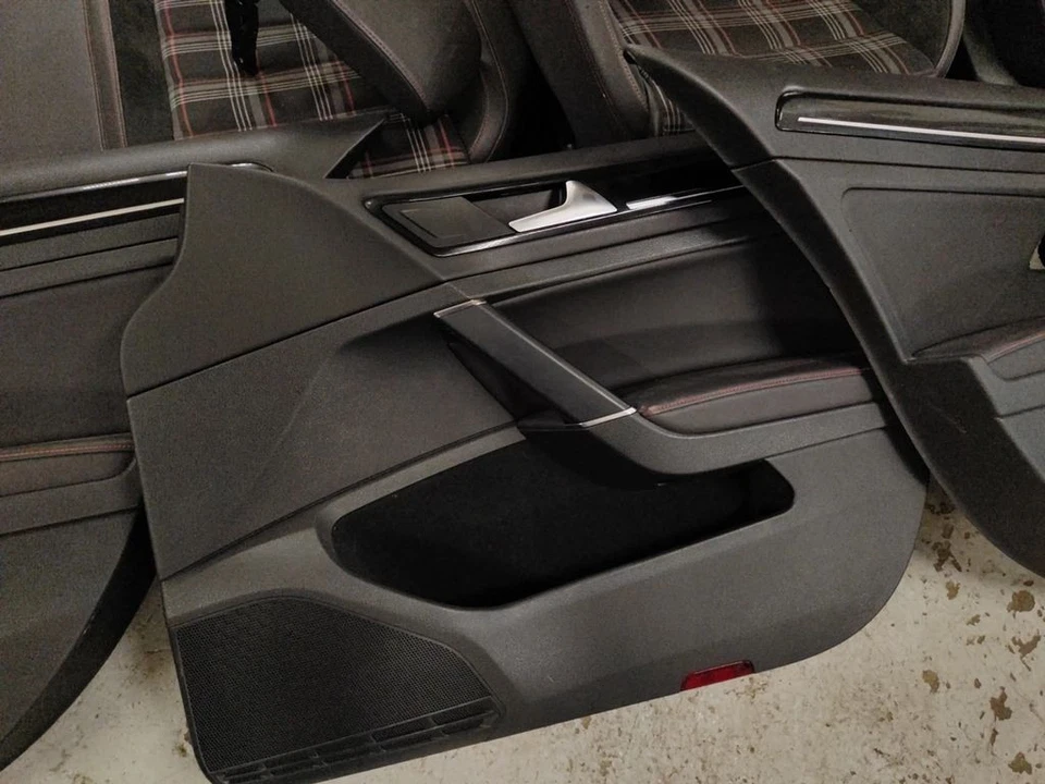 VW Golf VII Gti 2013 LHD avant & Arrière Siège Porte Cartes Accoudoir Cuir Côtés - Image 4 of 4