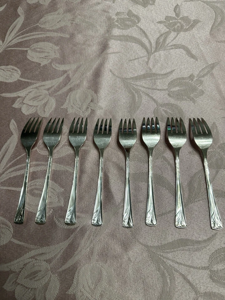 Lote Internacional de 8 Tenedores de Ensalada MAGIC LILY Sinceridad Plateada Foto 3 de 4
