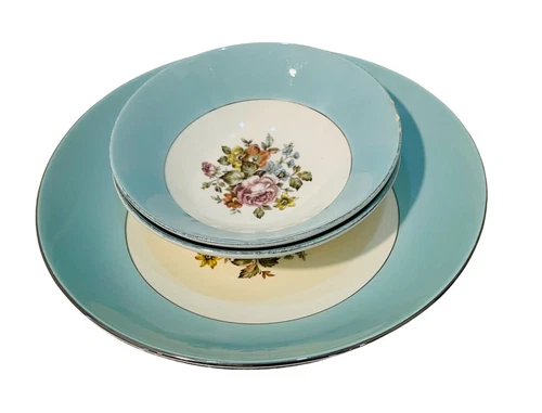 Danube By Cunningham & Pickett Set Of 4 ~ 2  Soup Bowls ~ 2 Dessert Bowls Blue
