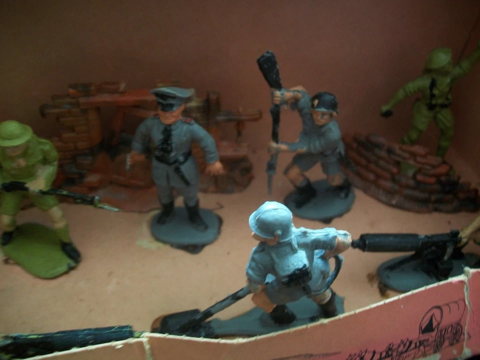 Charbens 54mm Large Boxed Set of WW2 Germans & 8th Army - image 3 of 4