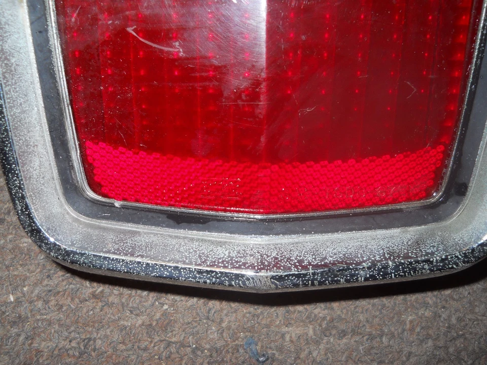 LUZ TRASERA FORD FAIRLANE 1967 ORIGINAL USADA ASIA Foto 2 de 4