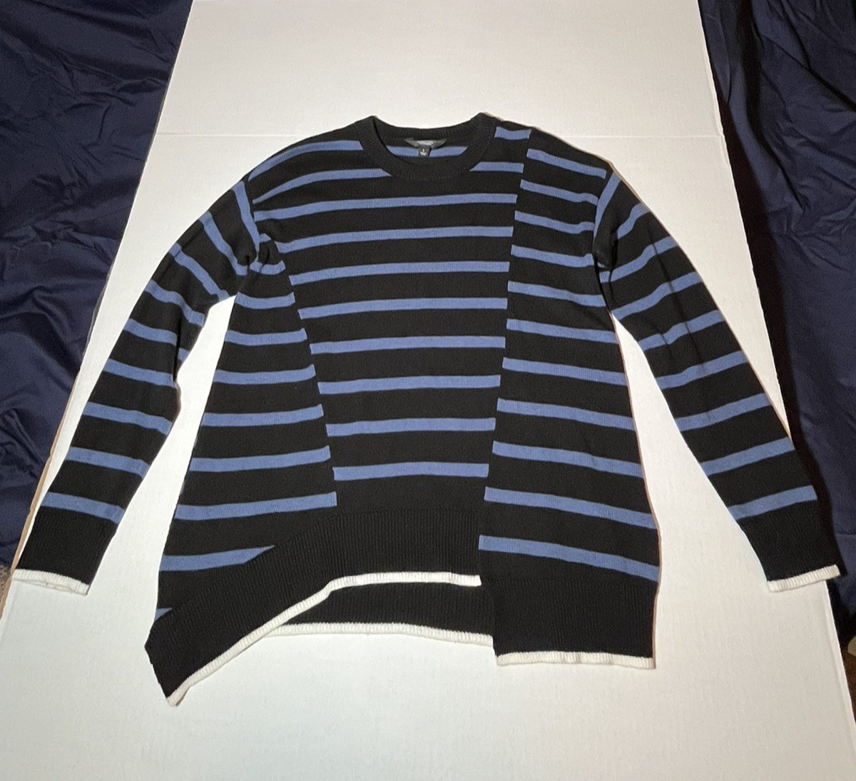 Simply Vera Vera Wang Sweater Womens L Black Blue Striped Pullover Lightweight
