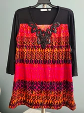 SUSAN GRAVER Size S Women's TOP PULLOVER Shirt Blouse Knit Red Black 3/4 Slevees