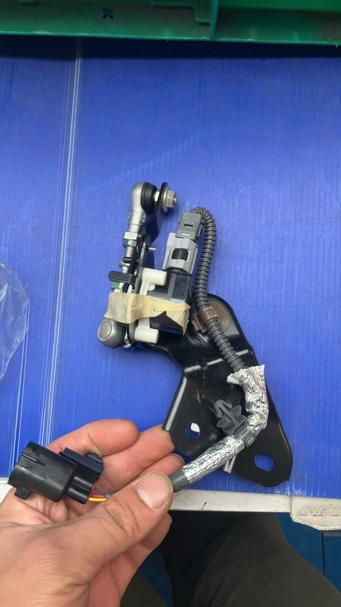 Toyota OEM Rear Right Height Control Sensor 89407-60040 for 2010