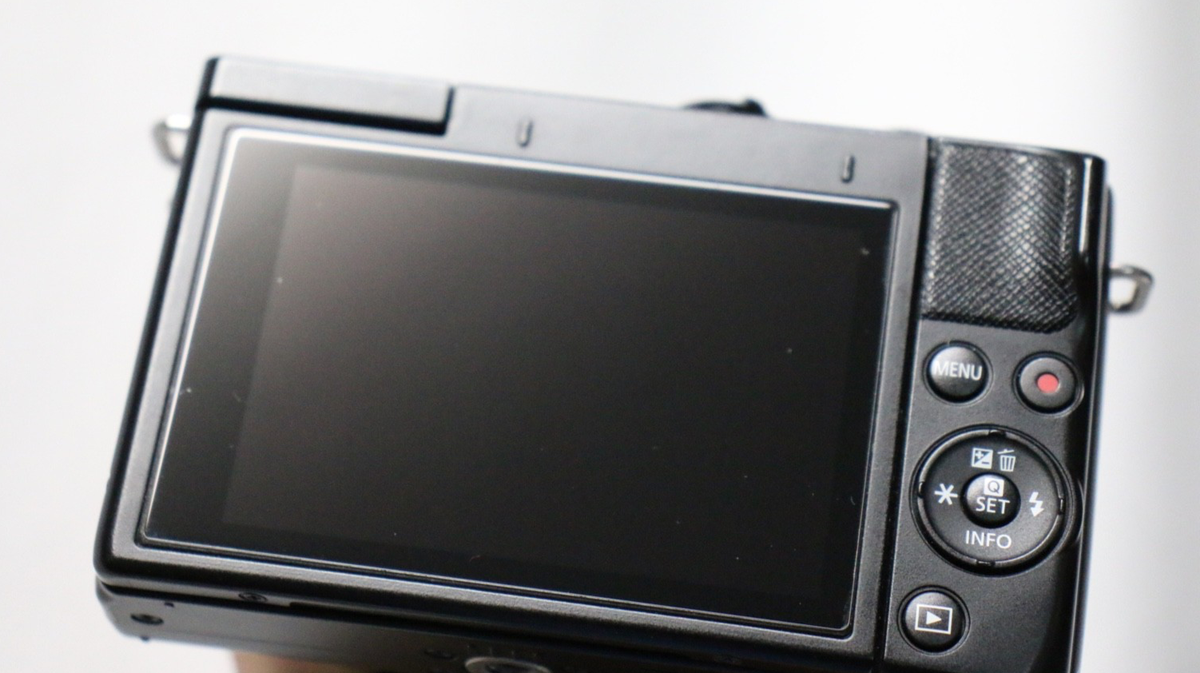 Canon EOS M200 Mirrorless Camera 15-45mm IS STM Lens w/ 128 gb SD