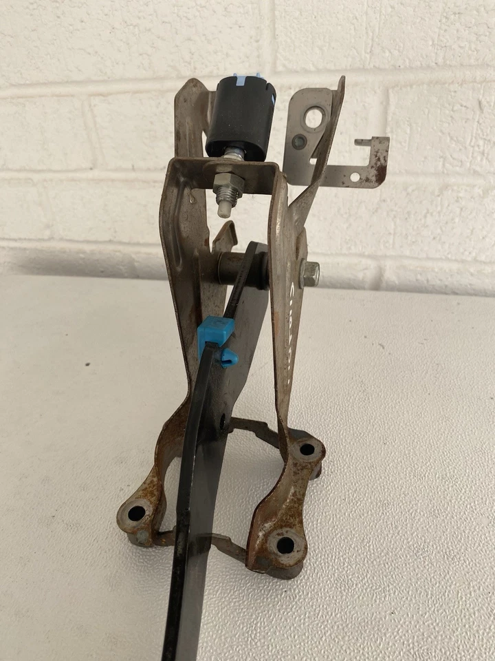 Conjunto de pedal de freno Subaru Legacy Outback 2015-2019 genuino OEM 36012AL10A Foto 4 de 4