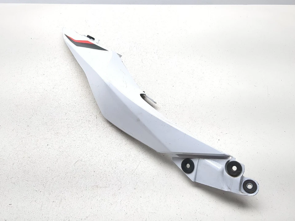 Painel de tampa de carenagem traseira direita 18-25 Suzuki GSX250R GSX 250 - Imagem 2 de 4