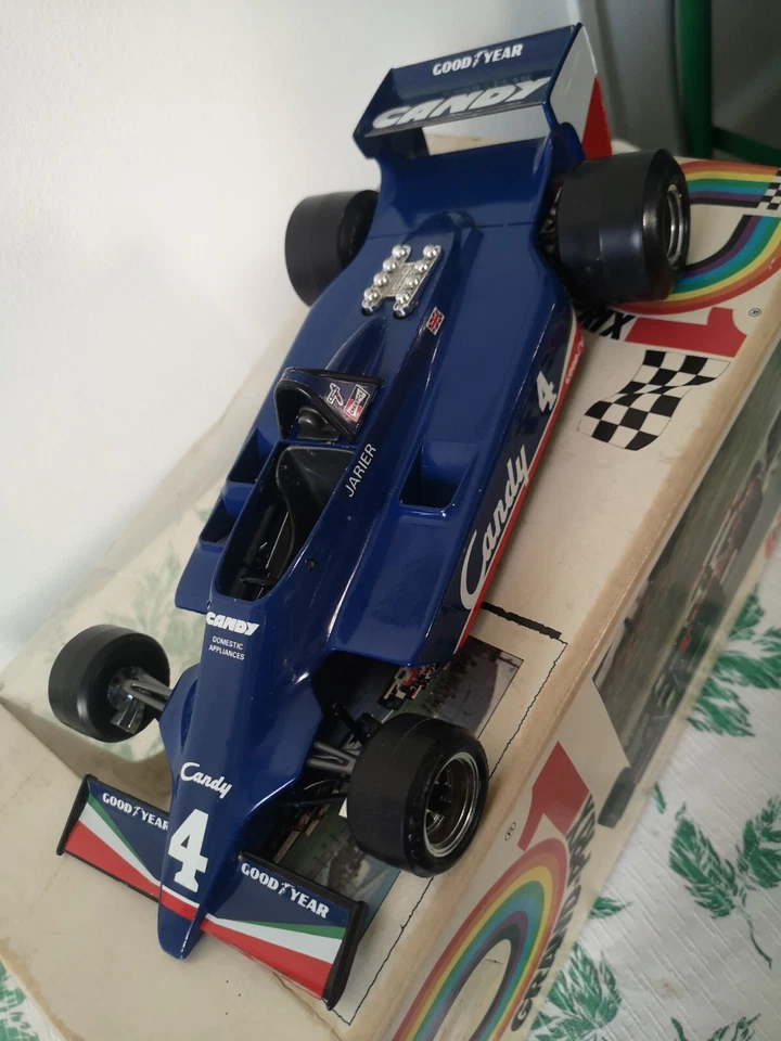 Modellino Auto Burago Tyrrell 1979. 1/14 - Immagine 2 di 4