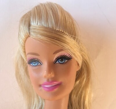 BARBIE Blonde Blue Eyes Tan Jointed Knees Bent Arms 2010 Nude for OOAK Used