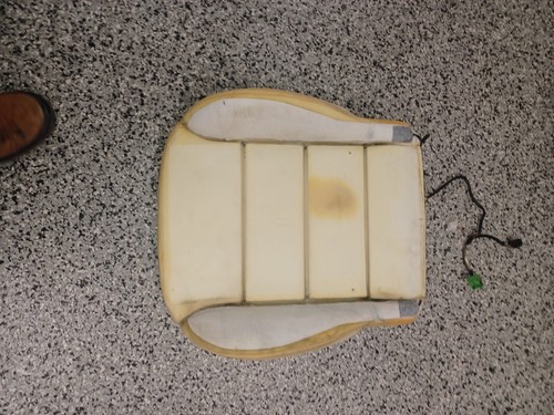 Genuine Volkswagen Seat Cushion Pad 1J0-881-375-AJ - Used - Picture 11 of 18