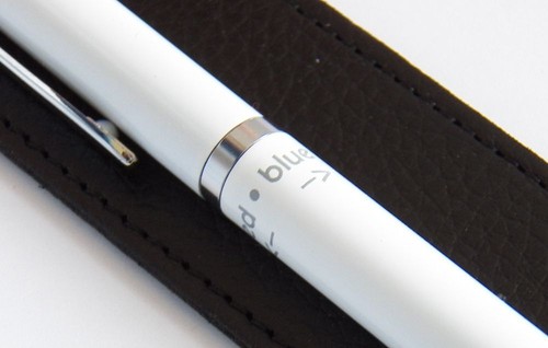Online® 3 in 1 Multi Touch Pen weiß rot/blau schreibend mit echtem Lederetui - Bild 5 von 6