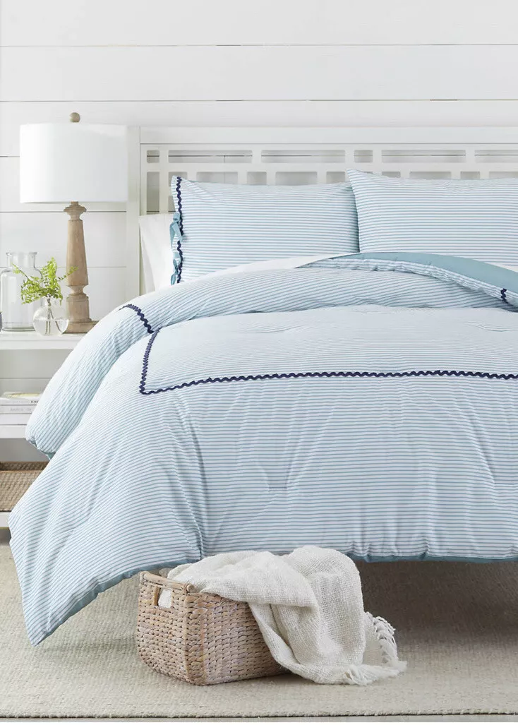 Crown and hotsell ivy pillow shams