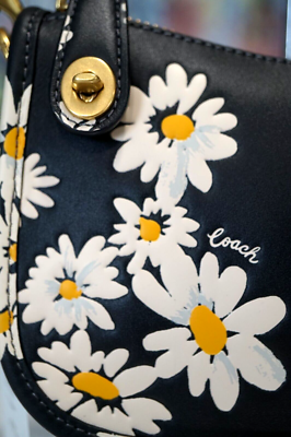 NEW COACH Swinger 20 Daisy Flower Shoulder Bag In BLACK MULTI