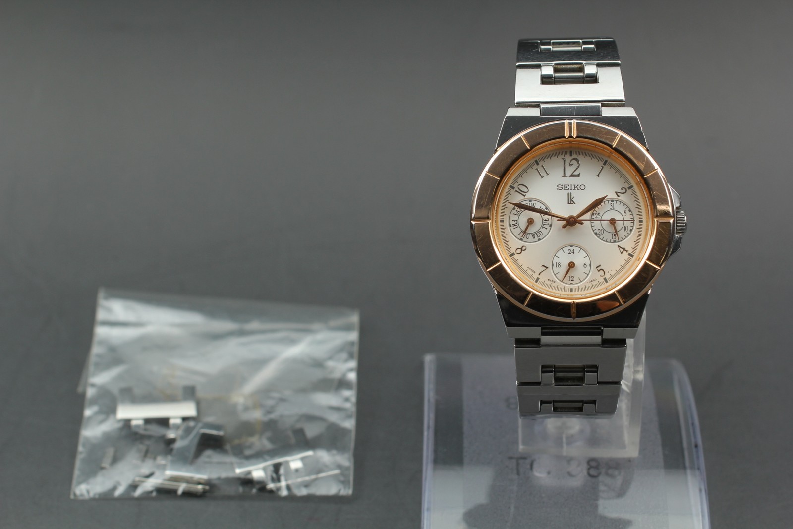 1999 JAPAN Ladies New Vintage MINT] LUKIA Qz SEIKO Batt 5Y89-0B30 [N From Watch - vintagewatches.pk