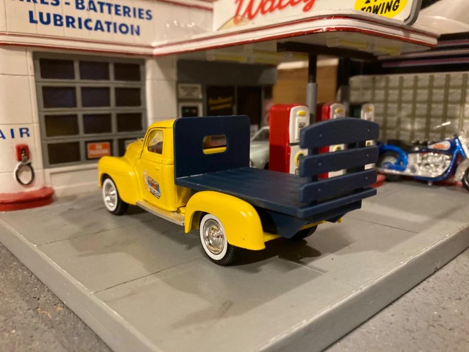 1950 Dodge Flatbed Truck, 1/43 Scale - Image 2 of 4