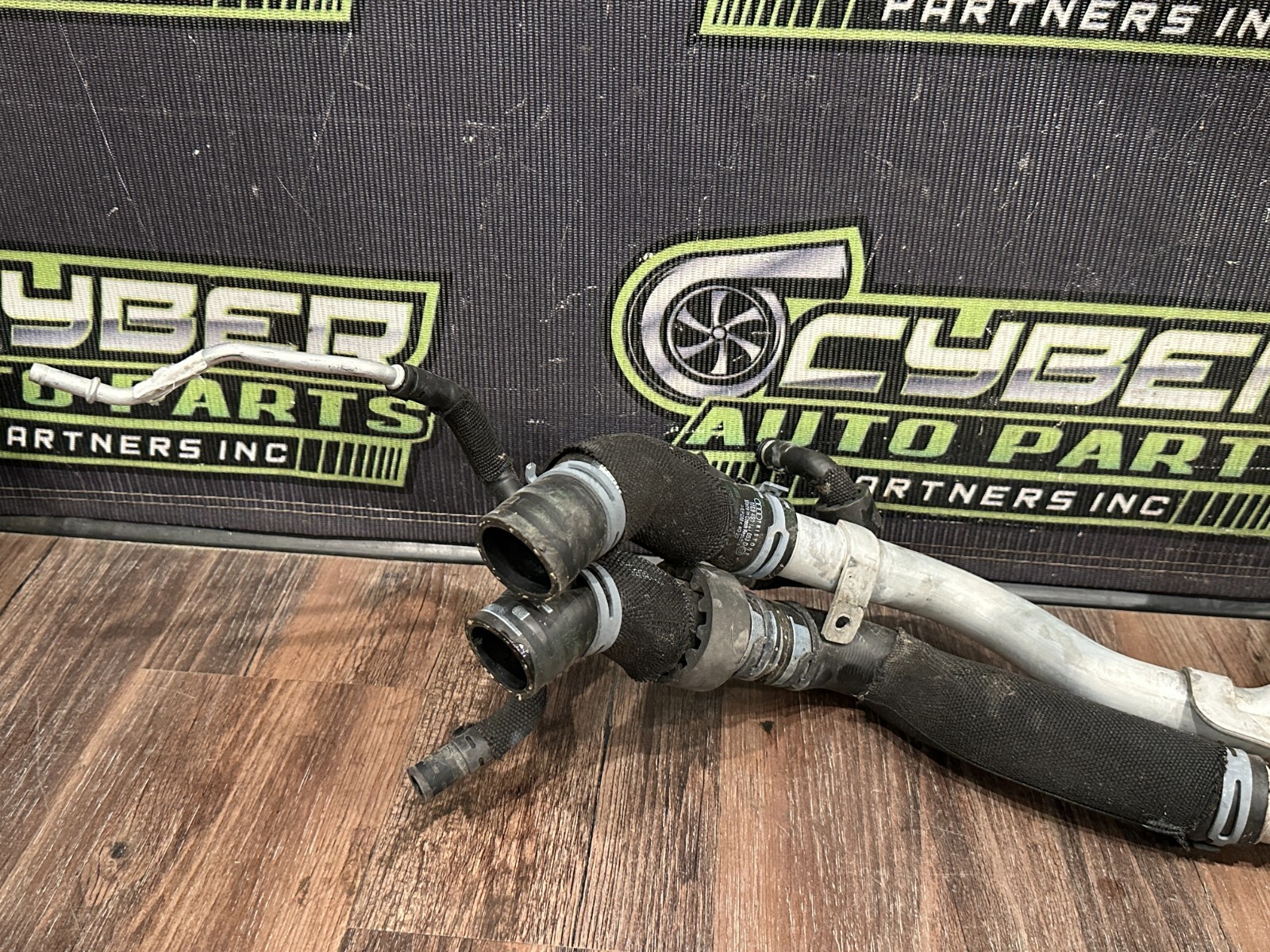 2021 AUDI R8 FRONT LEFT RADIATOR COOLANT HOSE PIPE ASSEMBLY OEM 4S0 121 065
